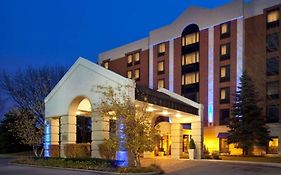 Holiday Inn Express Chicago-Schaumburg